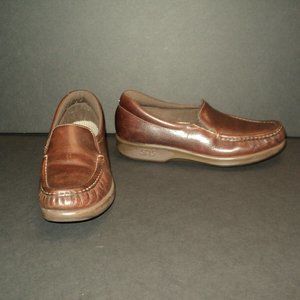 SAS Twin Moc Toe Slip Ons Women's Size 8M Mulch Brown Leather Moccasins Shoes